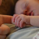 Un juzgado admite el derecho de una madre de una  familia monoparental a acumular las prestaciones por nacimiento y  cuidado de menor reconocidas a los dos progenitores